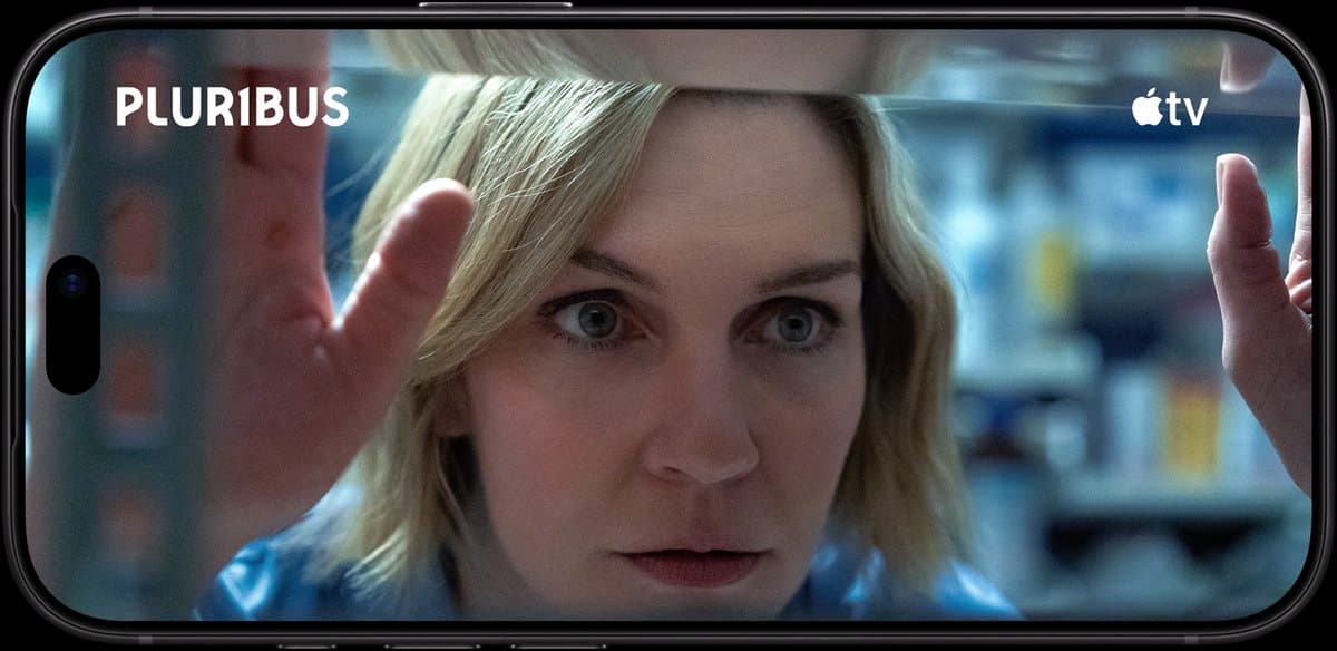 iPhone 18 Pro liggende, med en serie på skjermen
